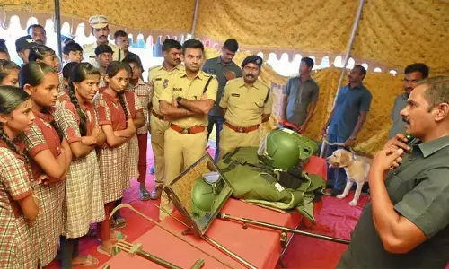 Telangana: जिला पुलिस द्वारा आयोजित ‘ओपन हाउस’ में 350 छात्र शामिल हुए