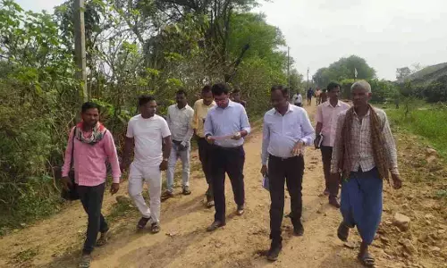 IAS हैरान हुए ये जानकर, पहुंचे थे विकास विहीन गांव