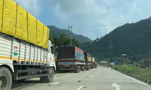 दीमापुर: नदी पुल पर कोहिमा की ओर HMV की आवाजाही को प्रतिबंधित दीमापुर: नदी पुल पर कोहिमा की ओर HMV की आवाजाही को प्रतिबंधित