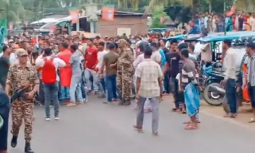 Assam : उपचुनाव से पहले सामागुरी निर्वाचन क्षेत्र में चुनाव पूर्व हिंसा में कई लोगों की मौत Assam : उपचुनाव से पहले सामागुरी निर्वाचन क्षेत्र में चुनाव पूर्व हिंसा में कई लोगों की मौत