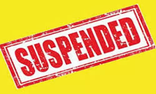 Hamirpur: इंचार्ज प्रधानाध्यापिका सरकारी पुस्तकें कबाड़ में बेचने पर निलंबित हुई