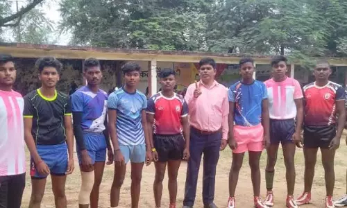 जोबी कॉलेज ने कबड्डी में आयोजनकर्ताओं को दी पटकनी, पहुंचे सेमीफाइनल में जोबी कॉलेज ने कबड्डी में आयोजनकर्ताओं को दी पटकनी, पहुंचे सेमीफाइनल में