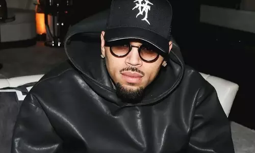 महिला ने Chris Brown पर 2020 में डिड्डी की नौका पर बलात्कार का आरोप लगाया