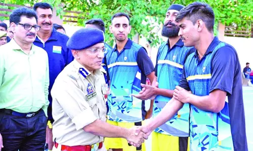 ADGP Jammu ने दूसरे राजिंदर मगोत्रा ​​बास्केटबॉल टूर्नामेंट का उद्घाटन किया