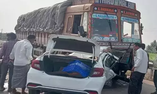 Accident: कार दुर्घटना में छह लोगों की मौत Accident: कार दुर्घटना में छह लोगों की मौत
