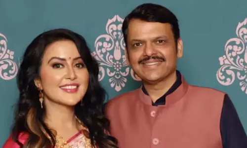 Fadnavis की आय सवा लाख से बढ़कर 38 लाख हुई, पत्नी की आय दोगुनी!