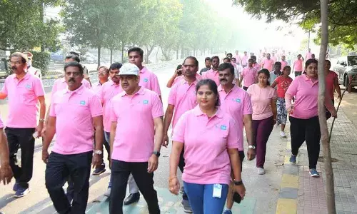 Hyderabad: अपोलो कैंसर सेंटर के वॉकथॉन का नेतृत्व किया