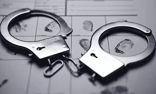 Meerut: पुलिस के साथ मुठभेड़ के बाद वांछित अपराधी गिरफ्तार Meerut: पुलिस के साथ मुठभेड़ के बाद वांछित अपराधी गिरफ्तार