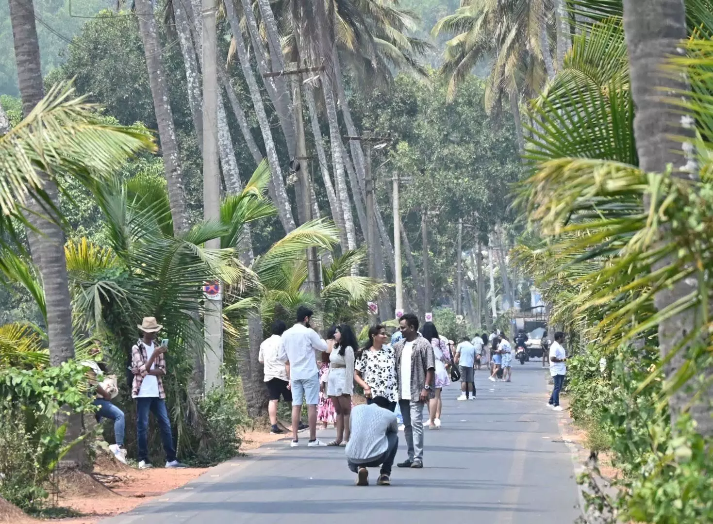 Parra Road: शांति से अराजकता तक और स्थानीय लोगों का संयमित रहने का संघर्ष