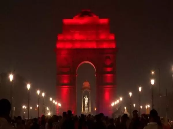 डिस्लेक्सिया के प्रति जागरूकता बढ़ाने के लिए India Gate और राष्ट्रपति भवन को लाल रंग से रोशन किया गया