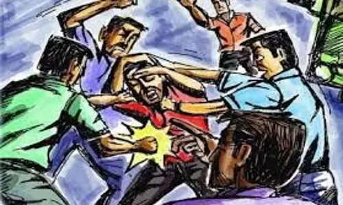 UP News: नगर निगम कर्मचारी पर जानलेवा हमला UP News: नगर निगम कर्मचारी पर जानलेवा हमला