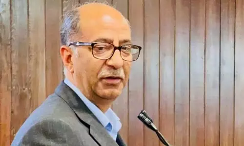 जम्मू-कश्मीर दोहरे नियंत्रण में काम नहीं कर सकता: CMs advisor जम्मू-कश्मीर दोहरे नियंत्रण में काम नहीं कर सकता: CMs advisor