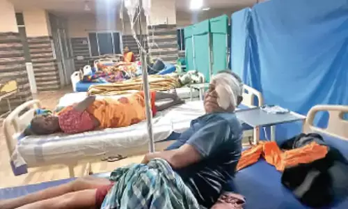 मोतियाबिंद ऑपरेशन कराने वाले 10 लोगों की तबीयत बिगड़ी, आंख में संक्रमण की शिकायत मोतियाबिंद ऑपरेशन कराने वाले 10 लोगों की तबीयत बिगड़ी, आंख में संक्रमण की शिकायत