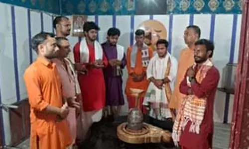 लोक गायिका शारदा सिन्हा के जल्द स्वस्थ होने की कामना को लेकर मंदिरों में प्रशंसकों ने की विशेष-पूजा अर्चना