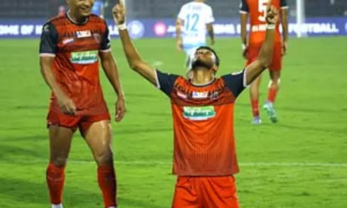 नॉर्थईस्ट यूनाइटेड ने जमशेदपुर एफसी को 5-0 से रौंदा नॉर्थईस्ट यूनाइटेड ने जमशेदपुर एफसी को 5-0 से रौंदा
