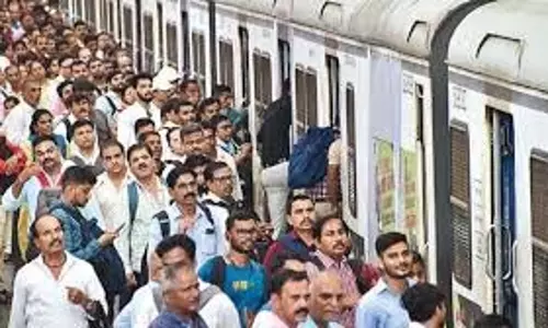 रेलवे ने इस साल 3,000 त्यौहार-विशेष रेलगाड़ियां चलाने की योजना बनाई रेलवे ने इस साल 3,000 त्यौहार-विशेष रेलगाड़ियां चलाने की योजना बनाई