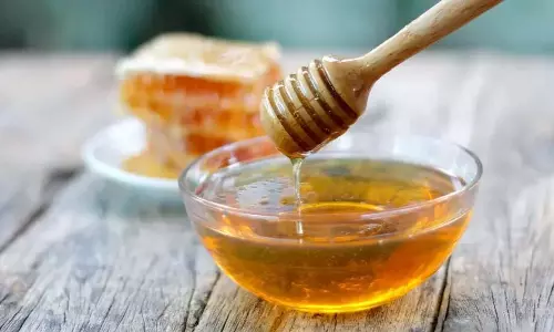 Kalonji and Honey Benefits प:हर रोज़ कलौंजी के बीज और शहद खाने से मिलते हैं अद्भुत स्वास्थ्य लाभ Kalonji and Honey Benefits प:हर रोज़ कलौंजी के बीज और शहद खाने से मिलते हैं अद्भुत स्वास्थ्य लाभ
