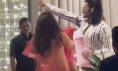 Party में ऋचा चड्ढा अपनी चार महीने की बेटी के साथ पहुंची Party में ऋचा चड्ढा अपनी चार महीने की बेटी के साथ पहुंची