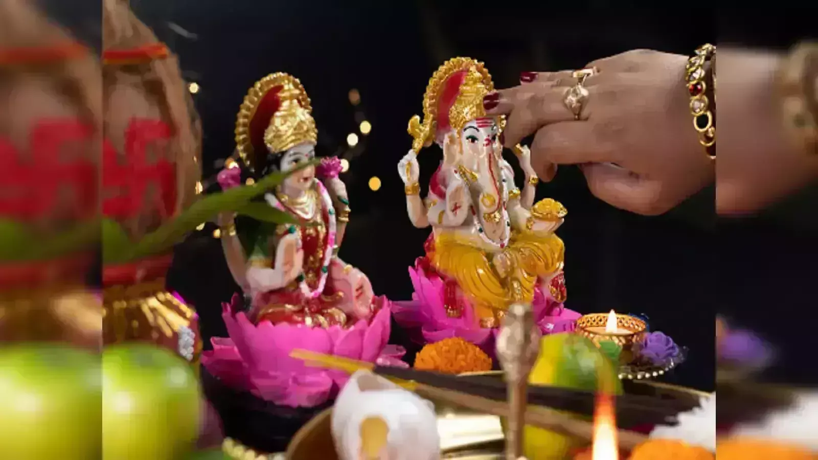 Diwali पर करें ये खास वास्तु उपाय, धन संकट और नजर दोष से भी मिलेगी मुक्ति Diwali पर करें ये खास वास्तु उपाय, धन संकट और नजर दोष से भी मिलेगी मुक्ति