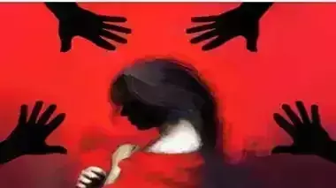 Rewa: पति के सामने पत्नी से गैंगरेप , पांच लोगों के खिलाफ केस दर्ज Rewa: पति के सामने पत्नी से गैंगरेप , पांच लोगों के खिलाफ केस दर्ज