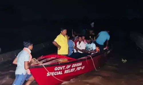 चक्रवात के बाद बाढ़ की स्थिति के कारण उत्तर ओडिशा में निकासी अभियान शुरू