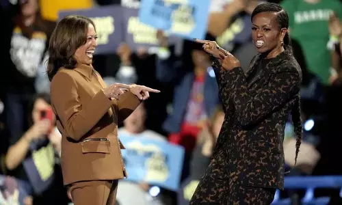 ट्रंप के चुनाव जीतने पर महिलाओं की जान ख़तरे में पड़ जाएगी: Michelle Obama ट्रंप के चुनाव जीतने पर महिलाओं की जान ख़तरे में पड़ जाएगी: Michelle Obama