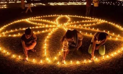 हैदराबाद में दिवाली पर रात 8 से 10 बजे के बीच ही पटाखे फोड़ने की अनुमति: Police हैदराबाद में दिवाली पर रात 8 से 10 बजे के बीच ही पटाखे फोड़ने की अनुमति: Police