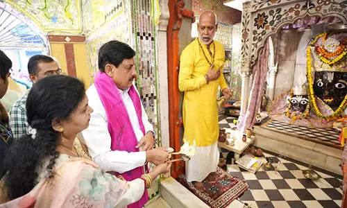 मुख्यमंत्री Mohan Yadav ने चित्रकूट धाम का दौरा किया, लोगों के कल्याण के लिए प्रार्थना की मुख्यमंत्री Mohan Yadav ने चित्रकूट धाम का दौरा किया, लोगों के कल्याण के लिए प्रार्थना की