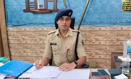 पुलिस हिरासत में आत्महत्या का मामला, थानाध्यक्ष समेत 3 पुलिसकर्मी निलंबित पुलिस हिरासत में आत्महत्या का मामला, थानाध्यक्ष समेत 3 पुलिसकर्मी निलंबित