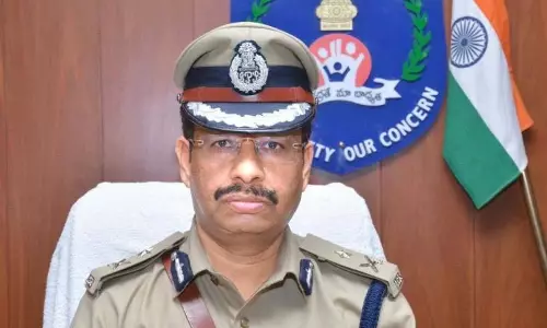 डिजिटल धोखाधड़ी पर RTC MD सज्जनार की पोस्ट ने मोदी का ध्यान खींचा डिजिटल धोखाधड़ी पर RTC MD सज्जनार की पोस्ट ने मोदी का ध्यान खींचा