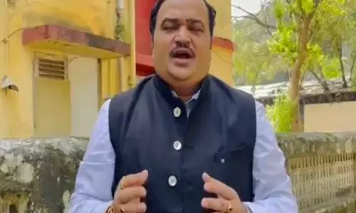 विपक्षी MVA ने बांद्रा टर्मिनस में भगदड़ को लेकर महायुति पर किया हमला विपक्षी MVA ने बांद्रा टर्मिनस में भगदड़ को लेकर महायुति पर किया हमला