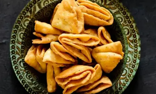 जानें स्वादिष्ट दिवाली में स्नैक्स बनाने का तरीका