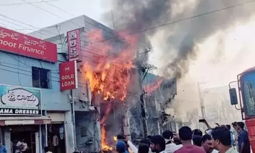 Jangaon: तेलंगाना के 2 शॉपिंग मॉल में भीषण आग