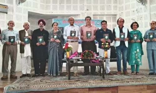 Jammu: प्रोफेसर ललित मगोत्रा ​​की डोगरी पुस्तक ‘जिद्दी चेते’ का विमोचन