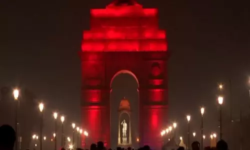 डिस्लेक्सिया के प्रति जागरूकता बढ़ाने के लिए India Gate और राष्ट्रपति भवन को लाल रंग से रोशन किया गया डिस्लेक्सिया के प्रति जागरूकता बढ़ाने के लिए India Gate और राष्ट्रपति भवन को लाल रंग से रोशन किया गया