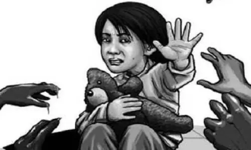 Crime: 15 वर्षीय लड़की से घर में घुसकर अजनबी ने किया बलात्कार, आरोपी फरार