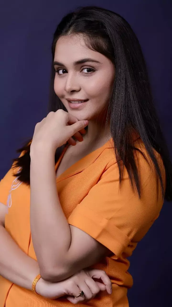 मुस्कान बामने ने लगाया हुस्न का तड़का