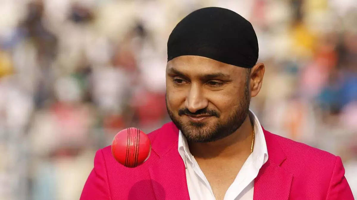 Harbhajan ने टीम इंडिया की हार पर पूछा सवाल और कही कड़वी बात