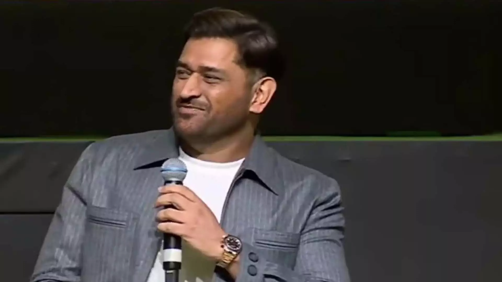 तुमको कुछ नहीं पता है, MS Dhoni ने बताया पत्नी के साथ का मजेदार किस्सा, VIDEO...