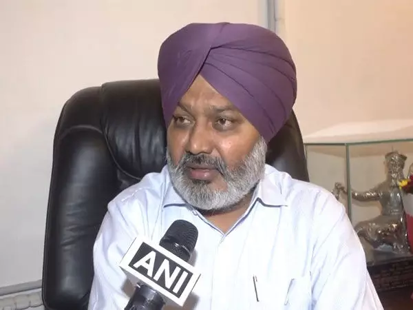 Punjab के मंत्रियों ने धान उठाव के मुद्दे पर राज्यपाल को ज्ञापन सौंपा