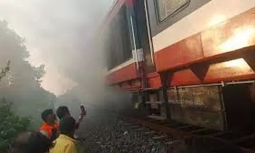 MP News: चलती ट्रेन में लगी भीषण आग, मची अफरा-तफरी