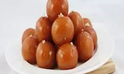 Diwali 20204:  दिवाली पर  ऐसे बनाएं टेस्टी सूजी के गुलाब जामुन