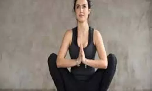 योग: घुटनों के दर्द ने कर दिया है परेशान तो करें ये योगासन