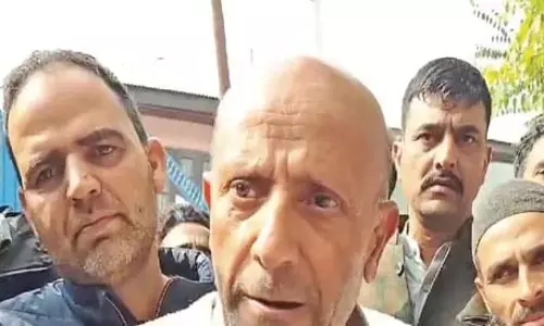 J&K: हिंसा हमें कहीं नहीं ले जा सकती: इर रशीद J&K: हिंसा हमें कहीं नहीं ले जा सकती: इर रशीद