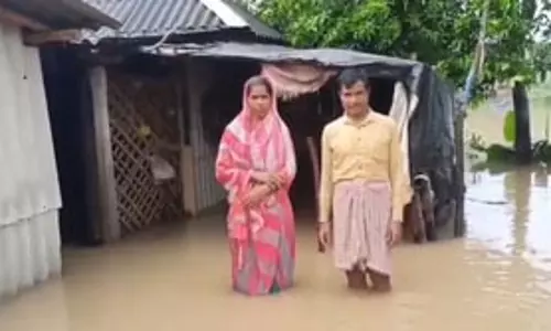 पश्चिम मिदनापुर में बाढ़ से बिगड़े हालात, कई तटबंध टूटे, घरों में घुसा पानी