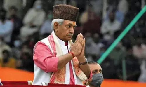 LG ने जीवन कौशल प्रदान करने और कक्षा से परे सीखने को बढ़ावा देने पर जोर दिया LG ने जीवन कौशल प्रदान करने और कक्षा से परे सीखने को बढ़ावा देने पर जोर दिया