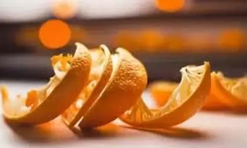 संतरे के छिलकों से ऐसे बनाएं विटामिन-सी सीरम संतरे के छिलकों से ऐसे बनाएं विटामिन-सी सीरम