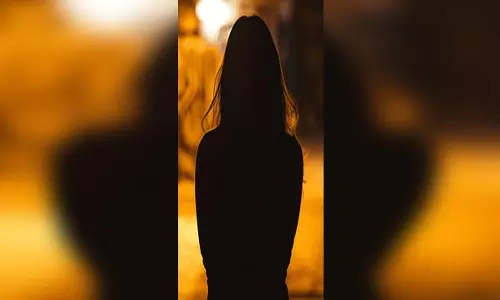 पार्क में खेल रही 5 साल की बच्ची से छेड़छाड़, 60 साल के बुजुर्ग की बिगड़ी नियत, गए जेल पार्क में खेल रही 5 साल की बच्ची से छेड़छाड़, 60 साल के बुजुर्ग की बिगड़ी नियत, गए जेल