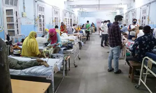TG: पेडापल्ली में केजीबीवी के 36 छात्र बीमार, अस्पताल में भर्ती TG: पेडापल्ली में केजीबीवी के 36 छात्र बीमार, अस्पताल में भर्ती