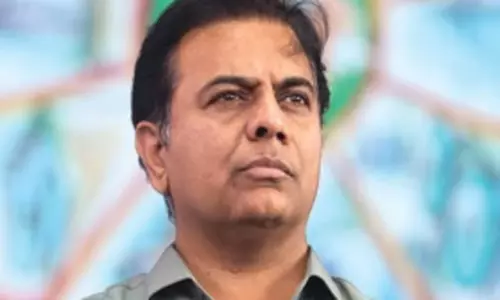 Telangana: छापेमारी का उद्देश्य विपक्षी केटी रामा राव को चुप कराना Telangana: छापेमारी का उद्देश्य विपक्षी केटी रामा राव को चुप कराना